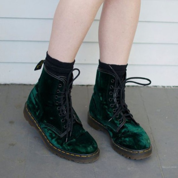 Botas Dr. Martens en color verde de terciopelo