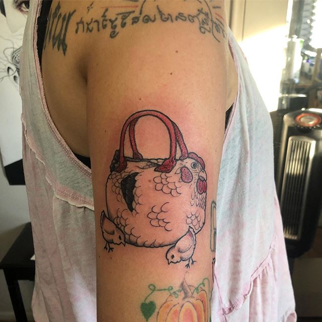 Tatuaje del bolso de pollo