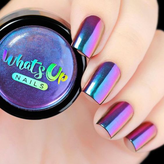 Manicura en efecto tornasol