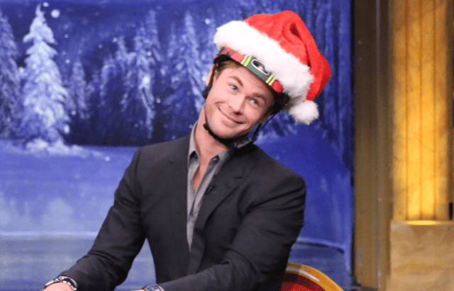Chris Hemsworth con gorro de santa