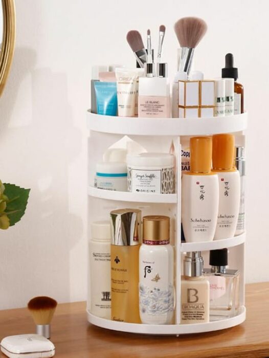 Organización de maquillaje y skin care en niveles