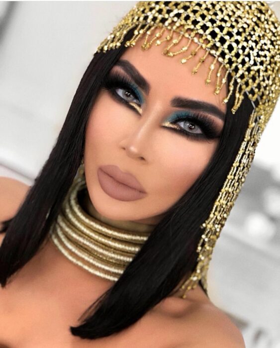 Kim Kardashian en un disfraz de Cleopatra