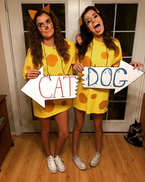 Chicas disfrazadas como los perritos Cat Dog de Nickelodeon