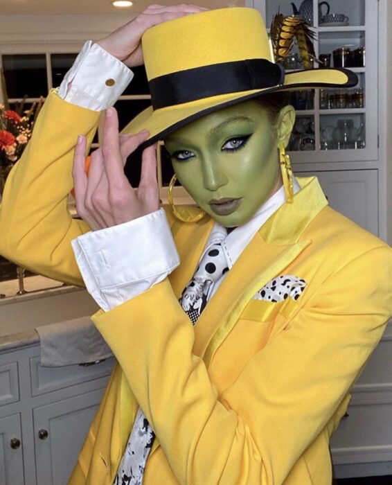 Chica maquillada como la Máscara