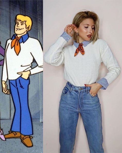Chica disfrazada como el personaje de misterio a la orden
