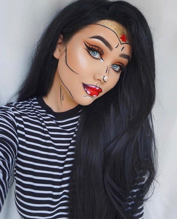 Chica con maquillaje para Halloween de Wonder Woman en estilo pop art