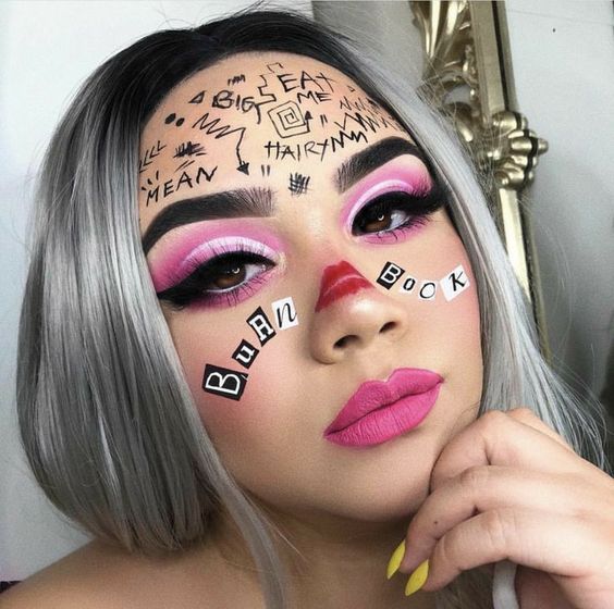 Chica con maquillaje para Halloween inspirado en el libro de Chicas Pesadas