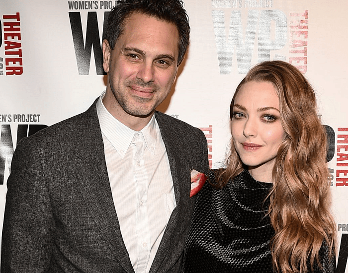 Amanda Seyfried y Thomas Sadoski