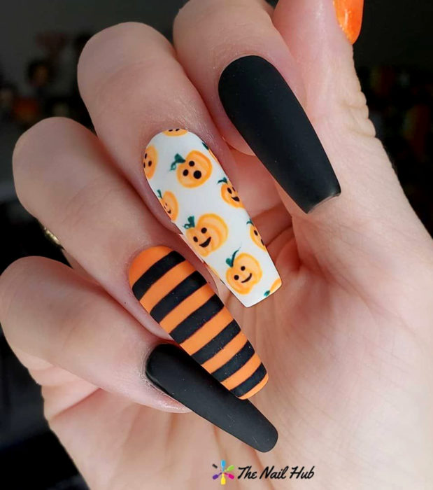 Diseños de uñas largas y cuadradas kawaii, tiernas en colores pastel de Halloween; calabazas