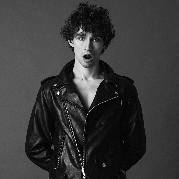 Robert Sheehan