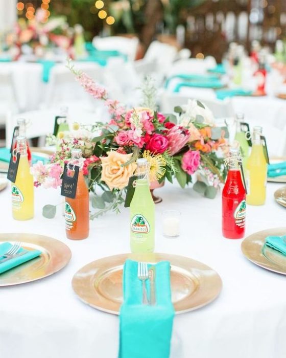Centros de mesa con jarritos