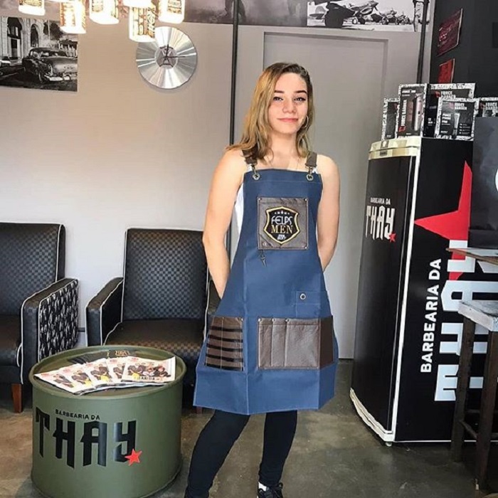 Thayssa en su barbería