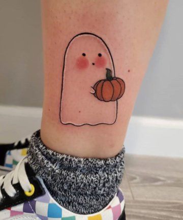 Tatuaje de fantasma con mejillas rosadas