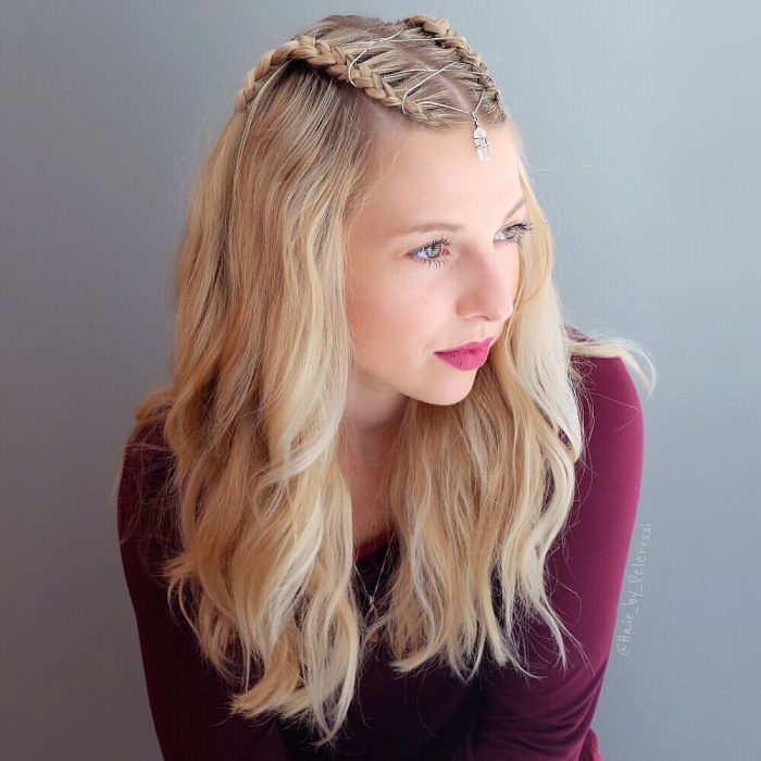 Trenzas con cadenitas de adorno