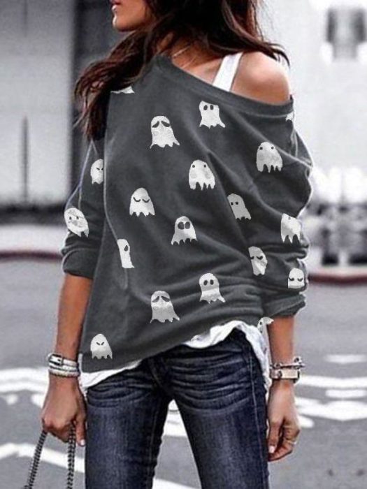 Sudadera inspirada en Halloween, color gris claro y estampado de fantasmas blancos