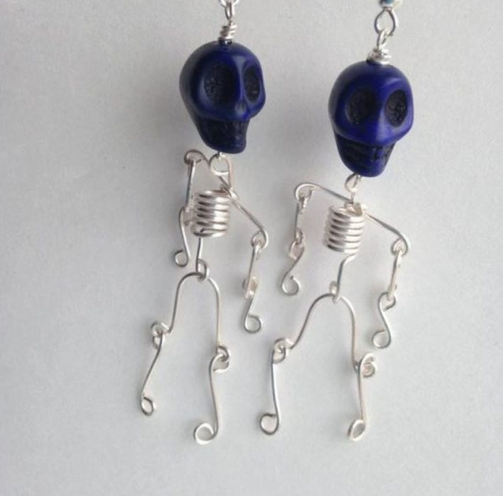 Accesorio inspirado en Día de muertos de unas calaveritas bailarinas