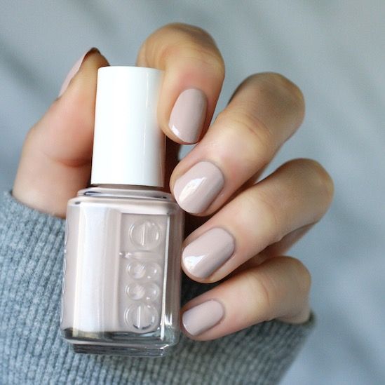Uñas color blancas con destellos
