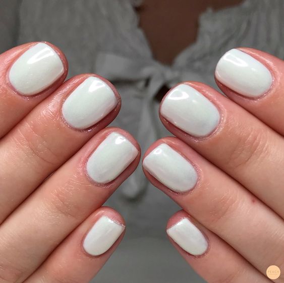 Uñas color blancas