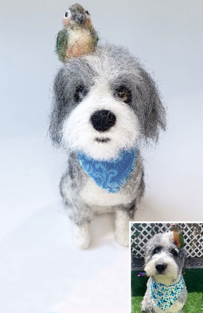 Perritos con sus versiones hechas de fieltro