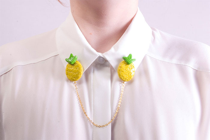 Broche para camisa en forma de piña