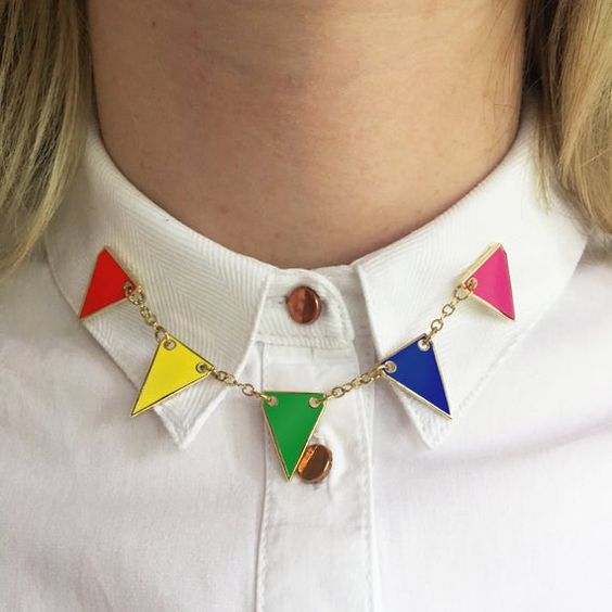 Broche para camisa en forma de banderines