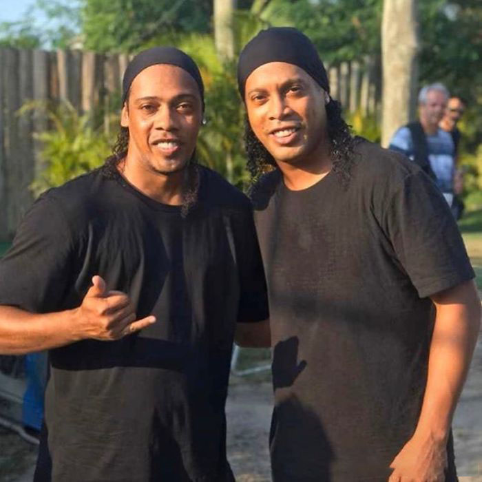 Ronaldinho y su doble