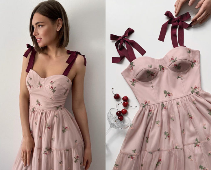 Larne Studio elabora hermosos vestidos de corsé; rosa con flores rojas, cerezas