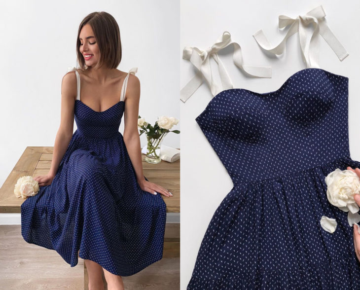 Larne Studio hace deliciosos vestidos de corsé; azul con puntos blancos, polka dots