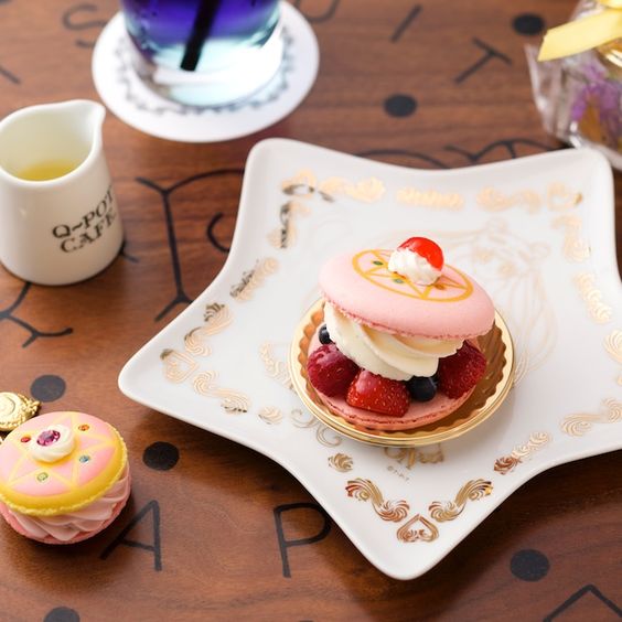 Pastelillo inspirado en el transformador de Sailor Moon