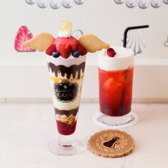 Malteada de chocolate decorada al estilo Sailor Moon