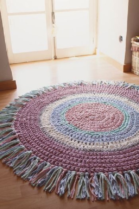 tapete circular en tonos lilas