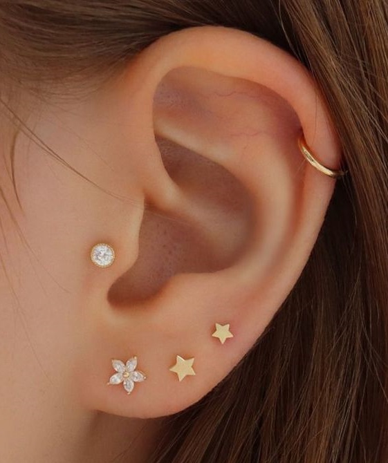 Tragus piercing de perla