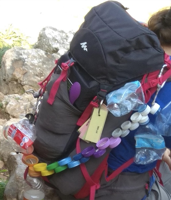 Cinto de tapas para colgar botellas recicladas