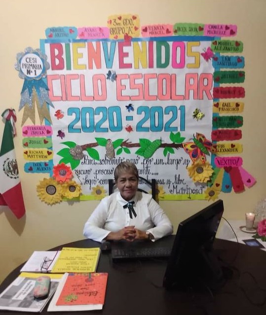 Profesores adaptan su casa para clases virtuales