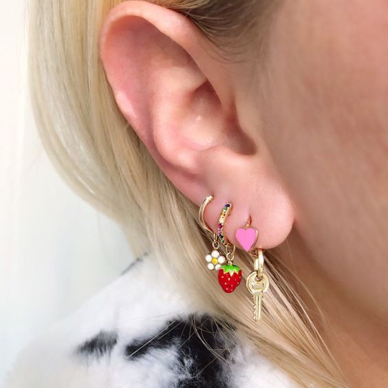 Aretes con forma de fresa