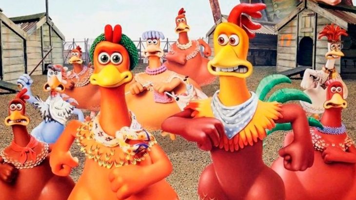 Escena de la película Pollitos en fuga estrenada en el 2000 con Ginger y Rocky corriendo de la granja