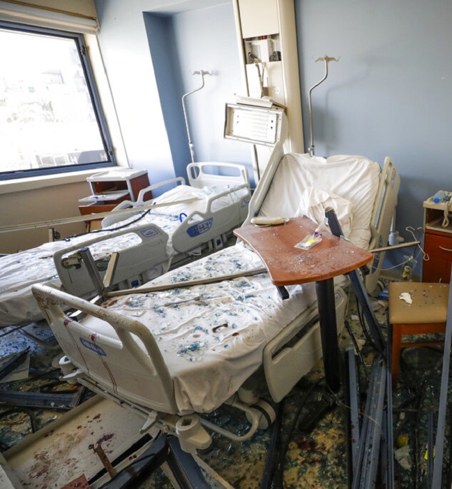 Habitación de hospital después de la explosión que ocurrió en Beirut, Líbano