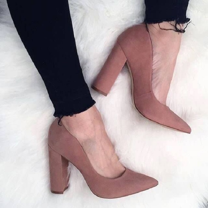 Zapatos de tacón ancho tipo zapatilla color rosa palo