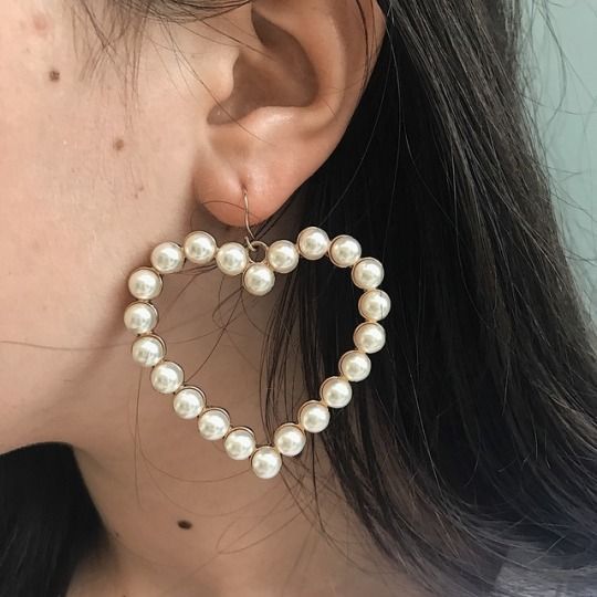 Aretes de perlas en forma de corazón
