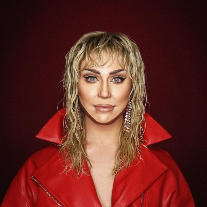 Alex Stone, maquillista, maquillado como Miley Cyrus
