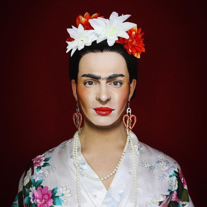 Alex Stone, maquillista, maquillado como Frida Kahlo
