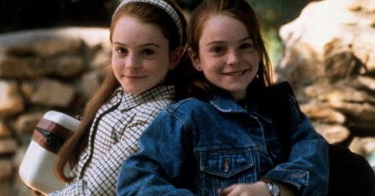 Lindsay Lohan de niña en una escena de la película Juego de gemelas