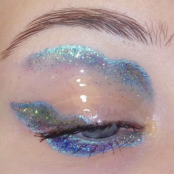 Maquillaje glossy eyes