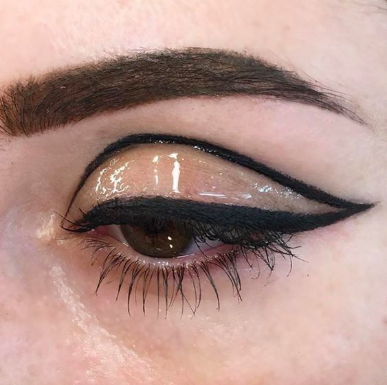 Delineado gráfico con efecto glossy eye