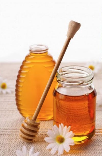 Tarro de cristal con miel de abeja
