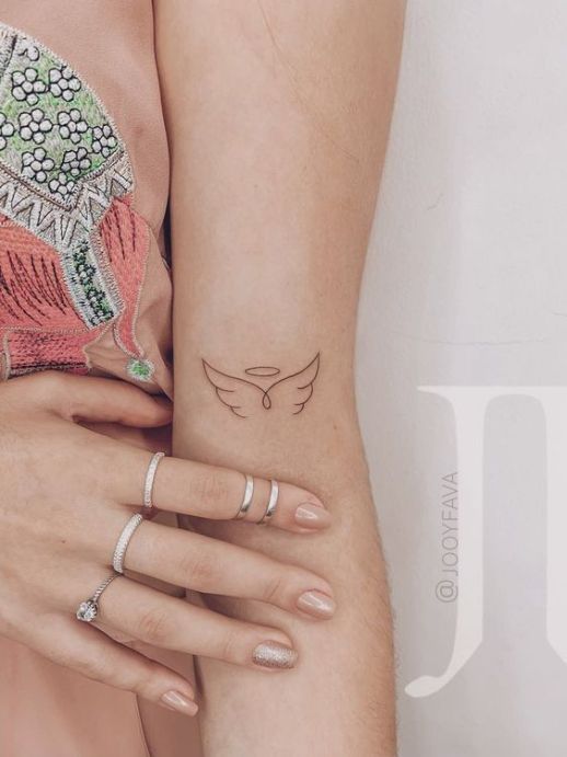 Tatuaje de una silueta de un ángel