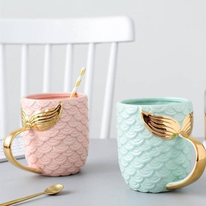 Taza de café con asa de cola de sirena