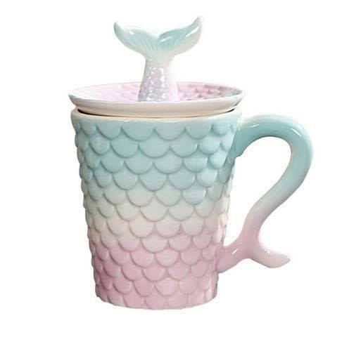 Taza para café color verde, blanco y rosa con forma de escamas de sirena