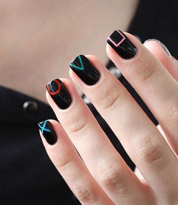 Manicura con los comandos del play station