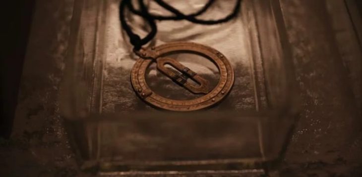 El collar de Claudia Tiedemann de la serie Dark